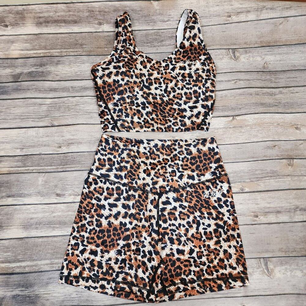 Dance2fit NWT Fit Booty animal print bra & scrunch booty shorts set woman size M - Picture 1 of 9